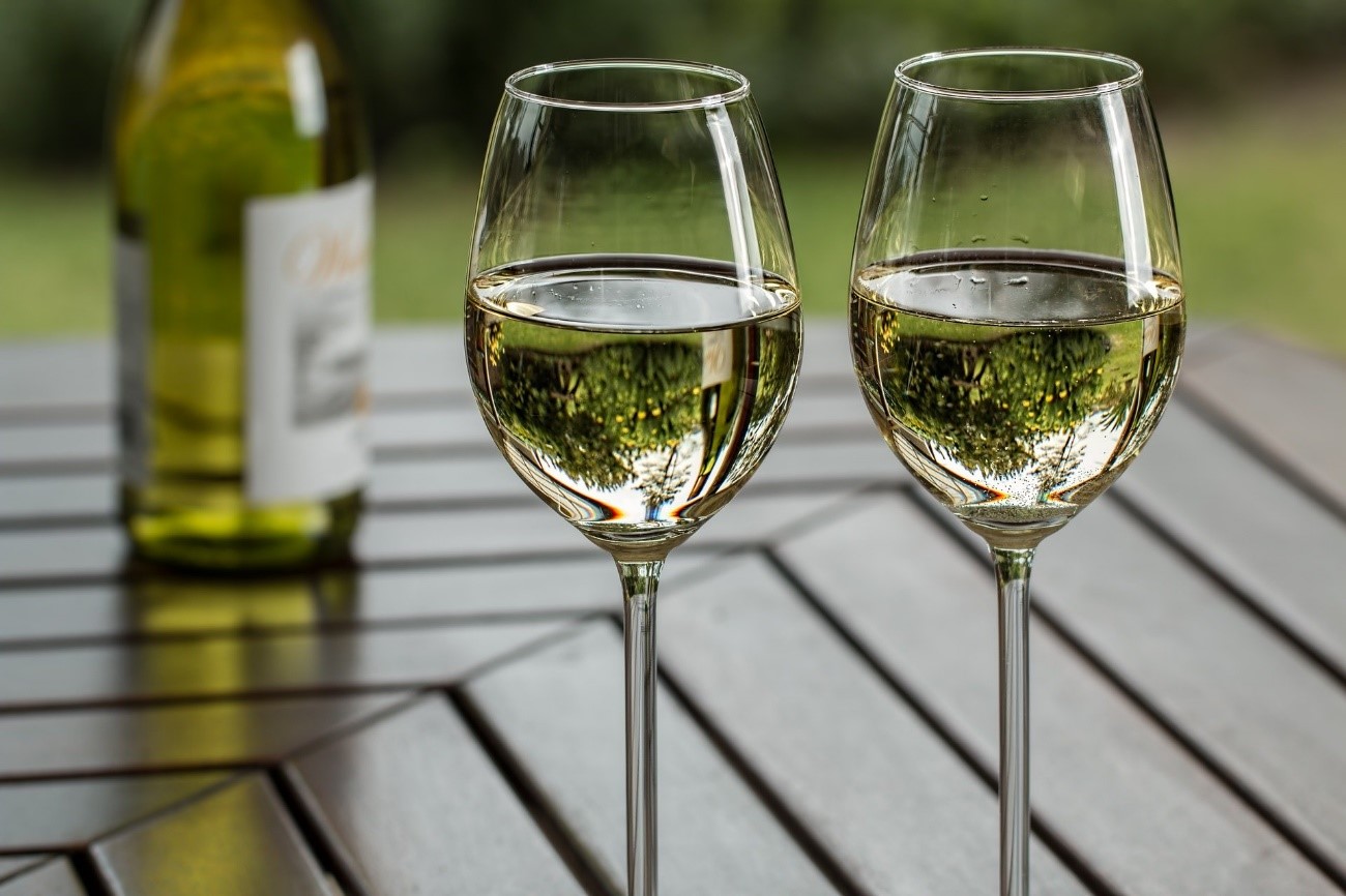 deslealtad pegatina Prominente Tipos de vino blanco. ¿Cuáles son los distintos tipos de vino blanco? -  Cestalia